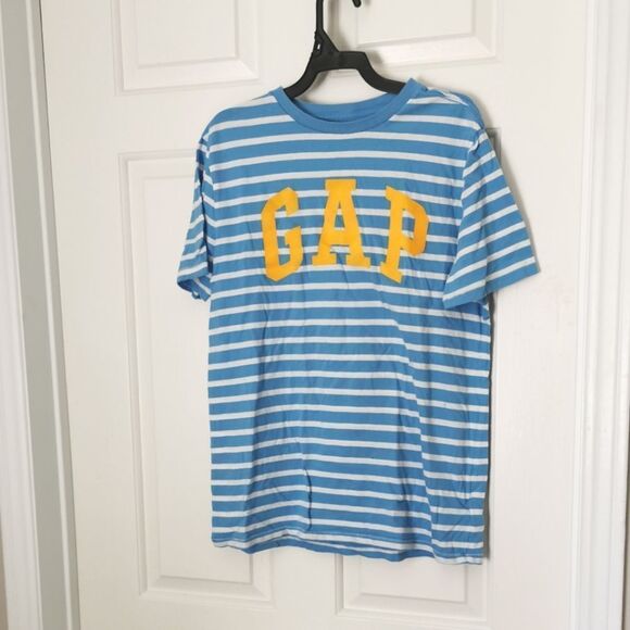 3/$20 Gap t-shirt - Picture 1 of 4